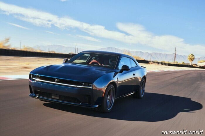 Dodge Charger Daytona EV Fuma 797HP Challenger Hellcat Redeye a 60 MPH / Carscoops